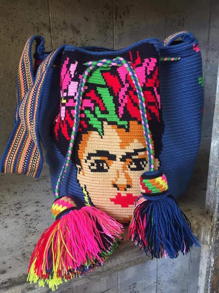 Mochila de diseño frida mediana